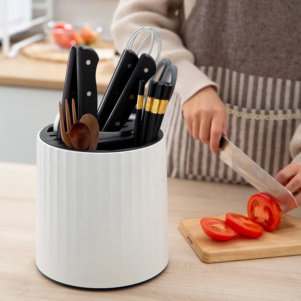 Kitchen Knife & Cutlery Organizer with utensils in it