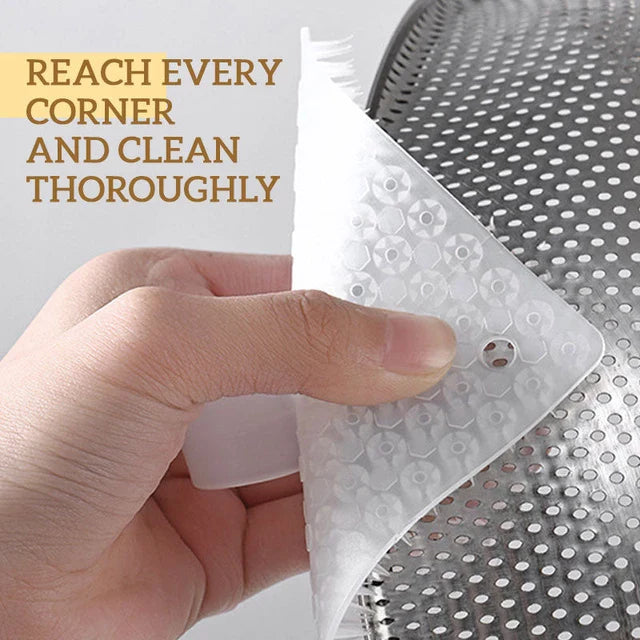 Someone cleaning with the help of the Multifunctional Fruit Vegetable Rubbing Brush